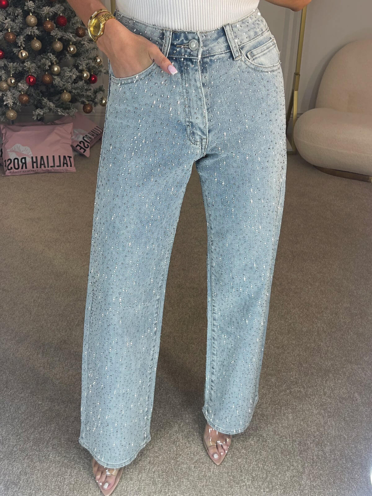 Jeans de pierna recta de talle alto con diamante