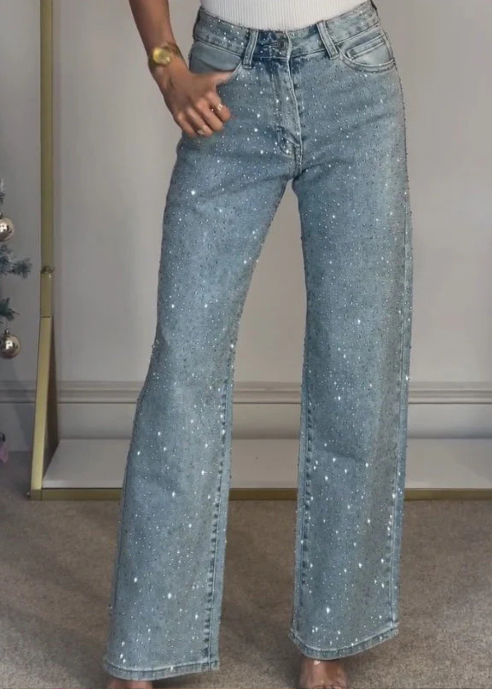 Jeans de pierna recta de talle alto con diamante