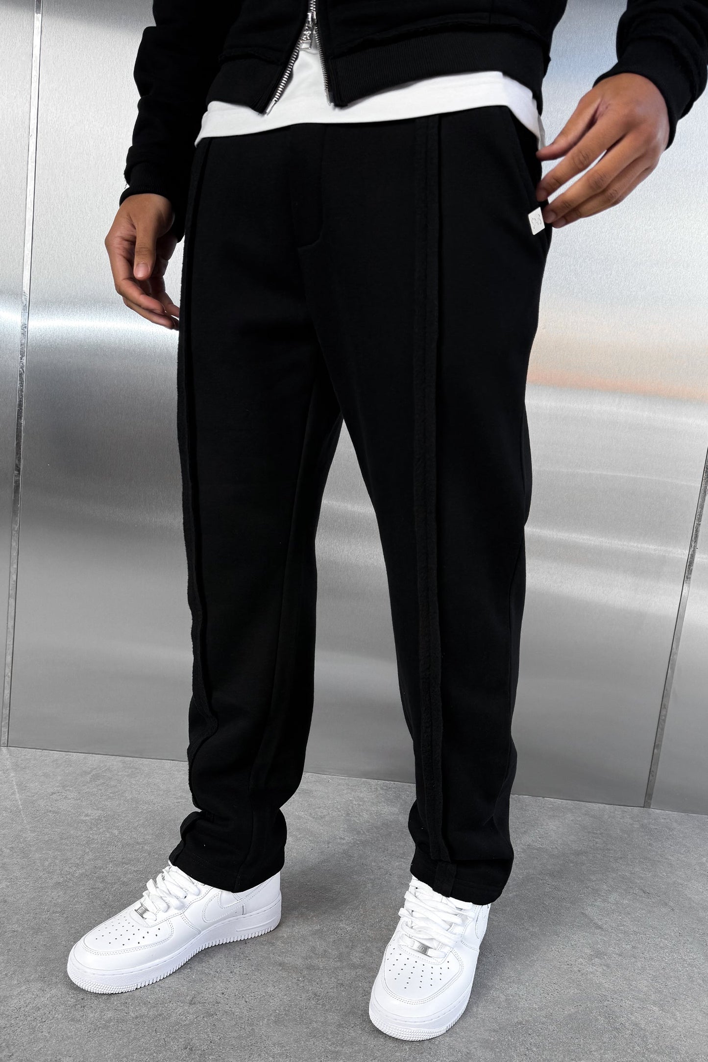 Pantalones jogger | Pierna recta con costuras sin rematar