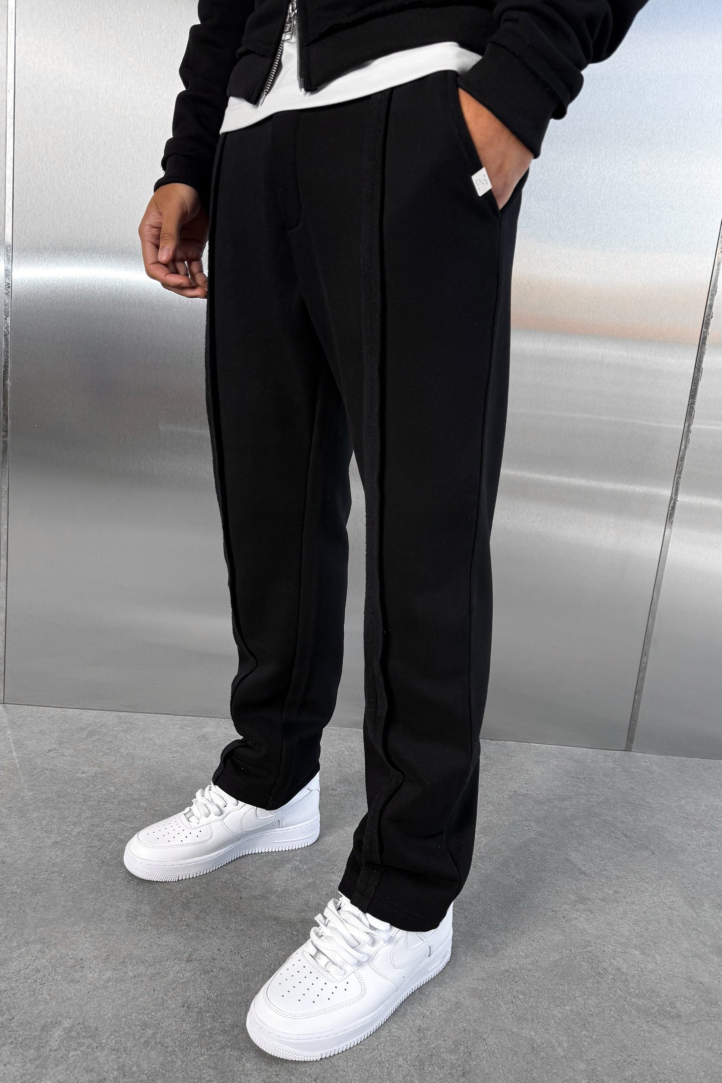 Pantalones jogger | Pierna recta con costuras sin rematar